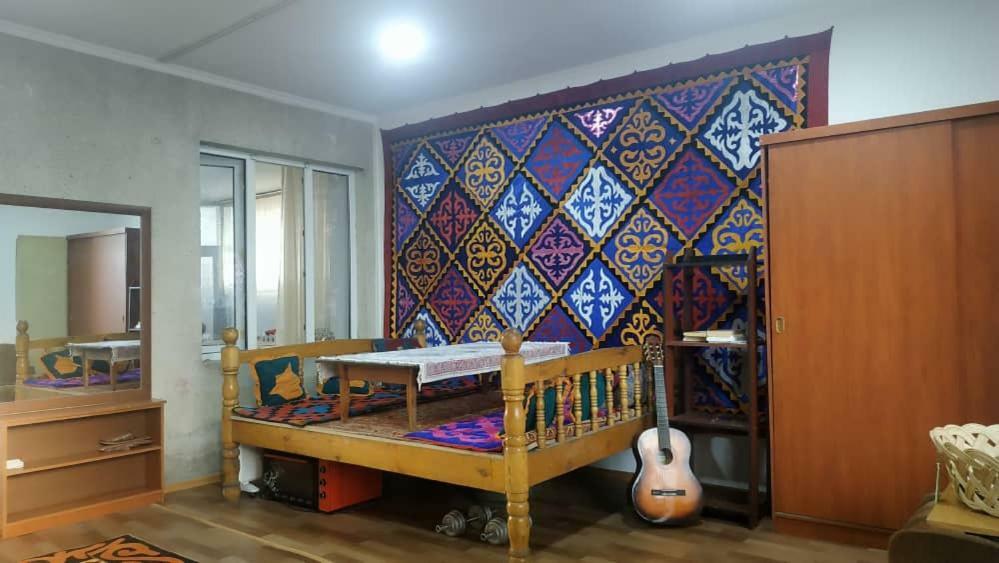 Kgb Home Hostel Bishkek Bagian luar foto
